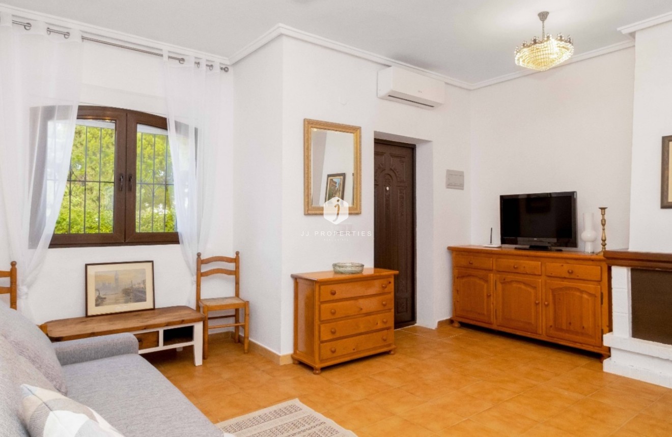 Z drugiej ręki - Szalet -
Orihuela Costa - Costa Blanca