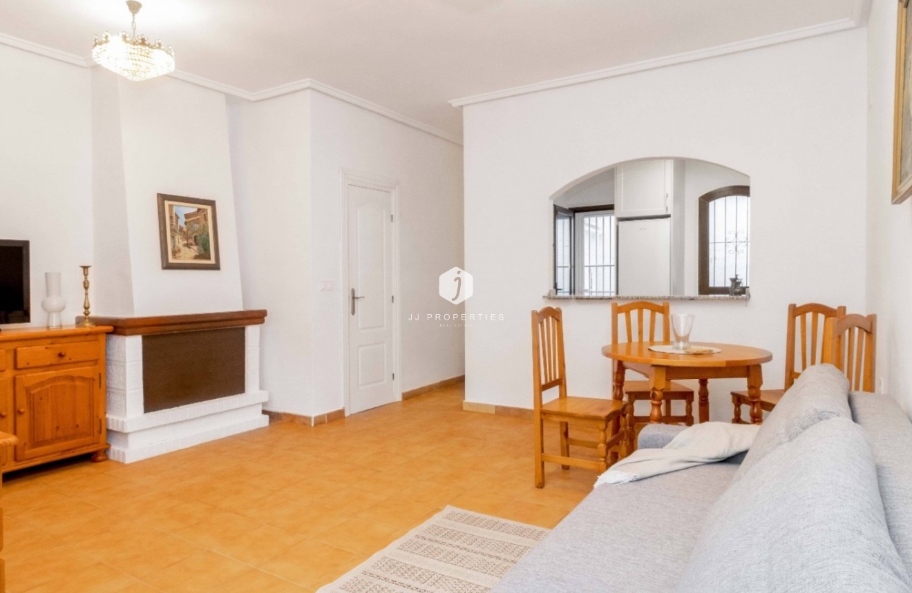 Z drugiej ręki - Szalet -
Orihuela Costa - Costa Blanca