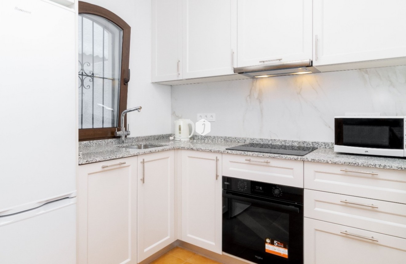 Z drugiej ręki - Szalet -
Orihuela Costa - Costa Blanca