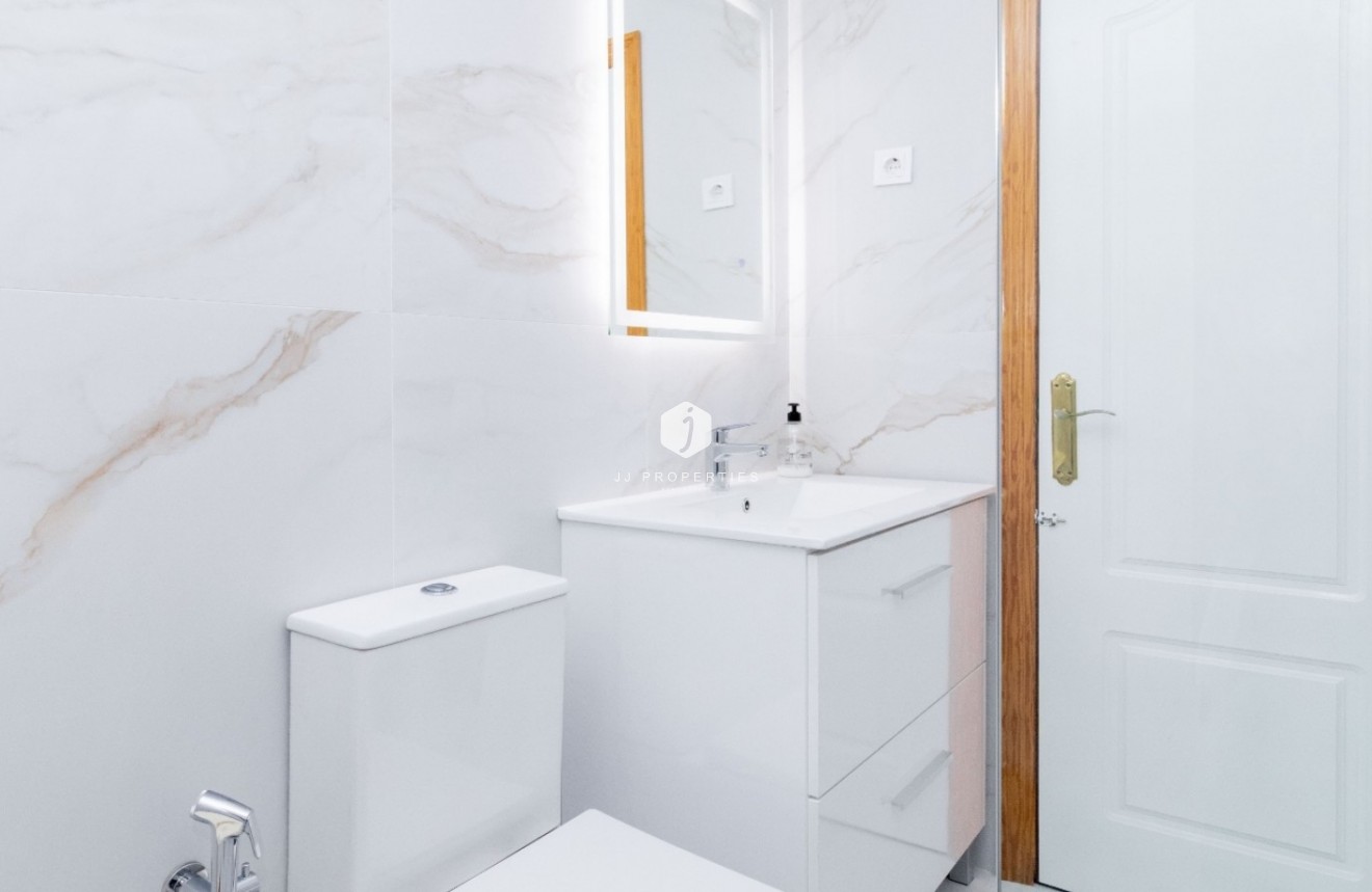 Z drugiej ręki - Szalet -
Orihuela Costa - Costa Blanca