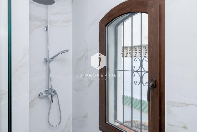 Z drugiej ręki - Szalet -
Orihuela Costa - Costa Blanca