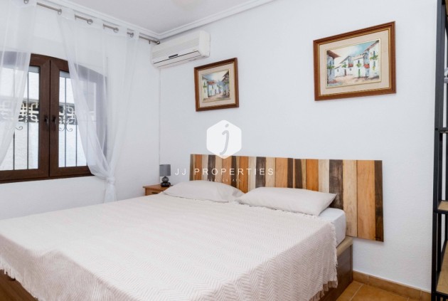 Z drugiej ręki - Szalet -
Orihuela Costa - Costa Blanca