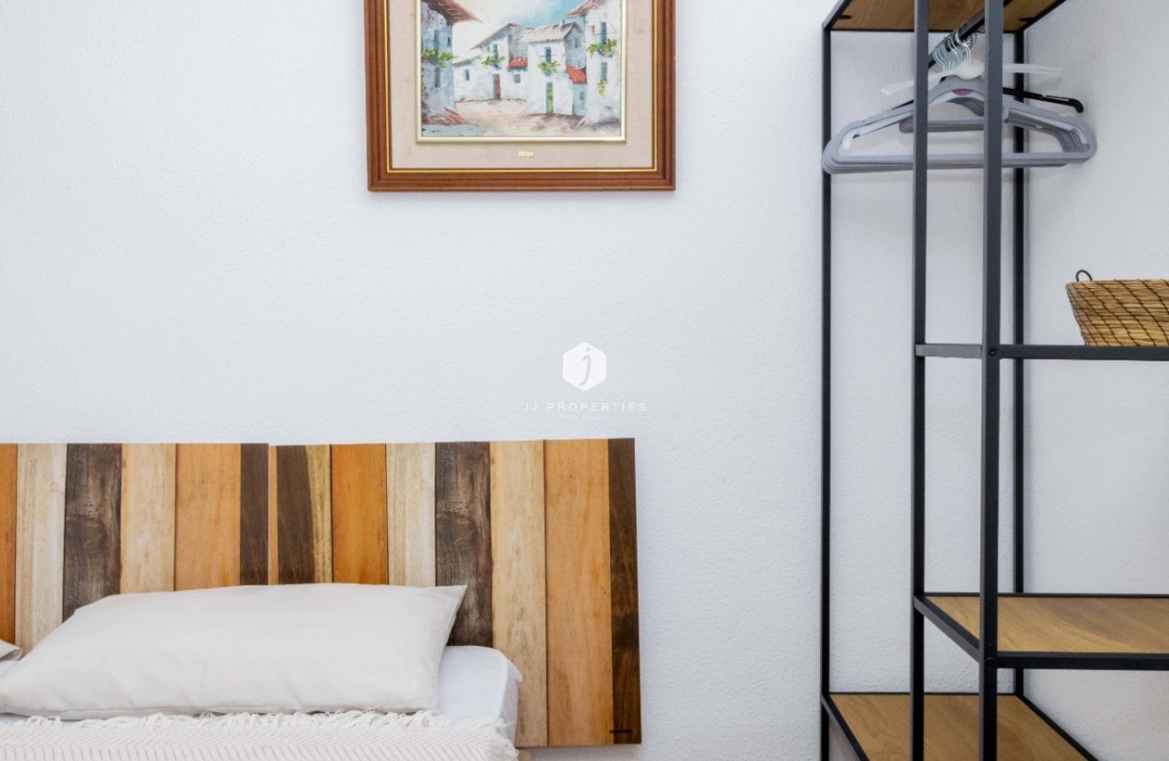 Z drugiej ręki - Szalet -
Orihuela Costa - Costa Blanca