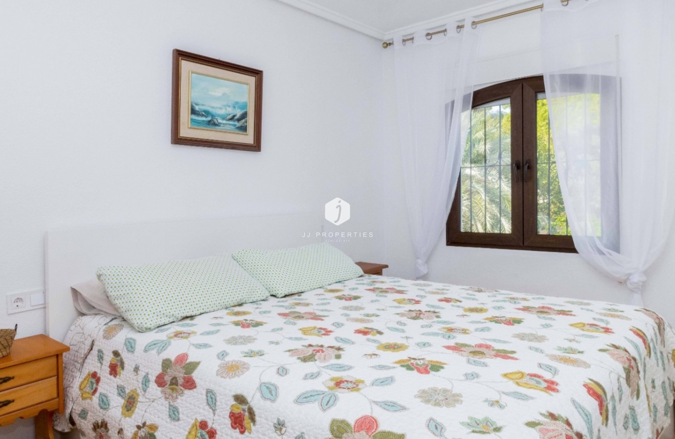 Z drugiej ręki - Szalet -
Orihuela Costa - Costa Blanca