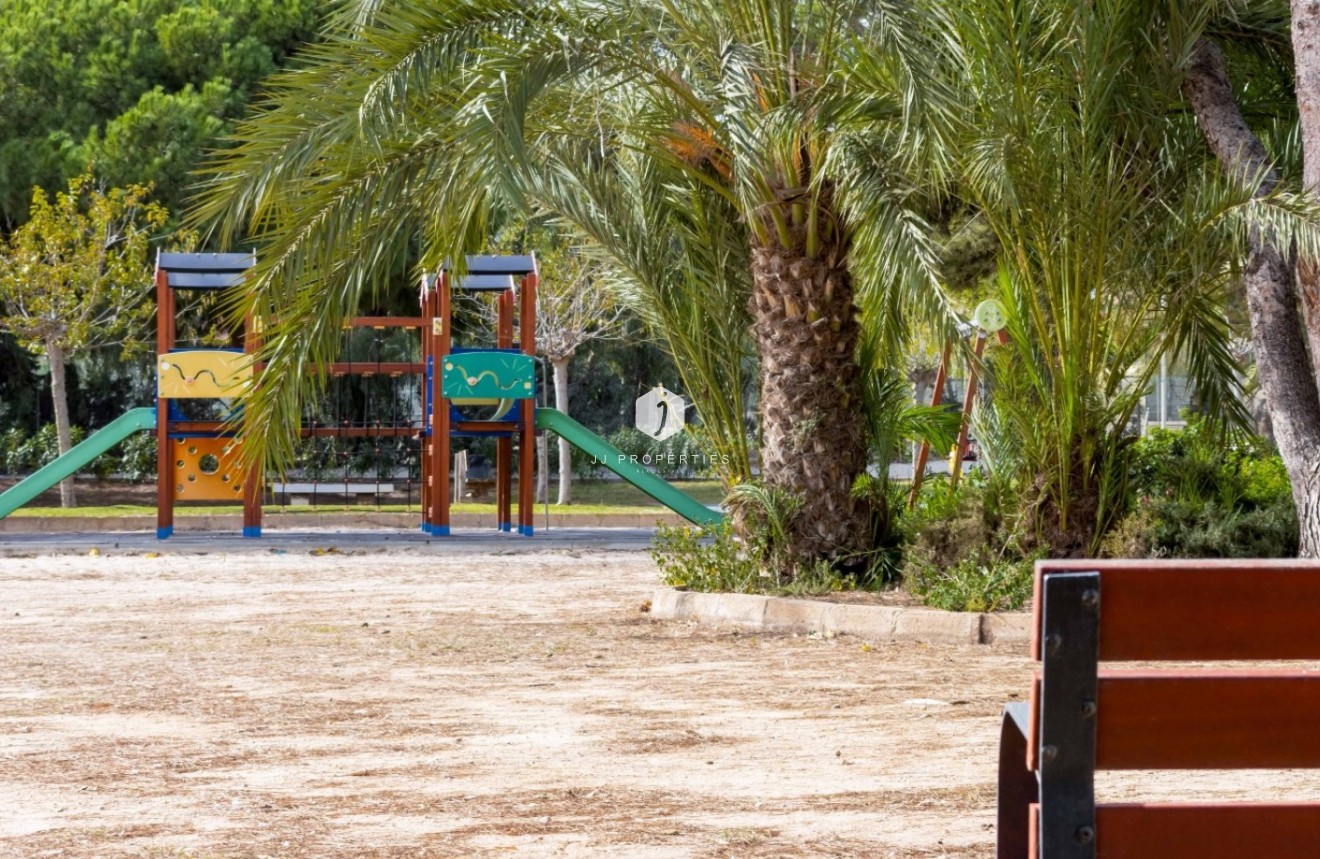 Z drugiej ręki - Szalet -
Orihuela Costa - Costa Blanca