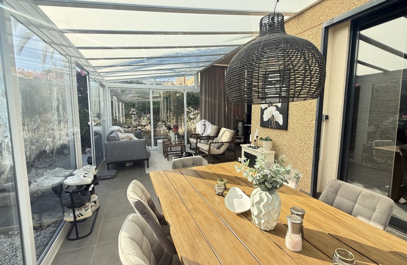 Aus zweiter Hand - Villa -
La Zenia - Costa Blanca