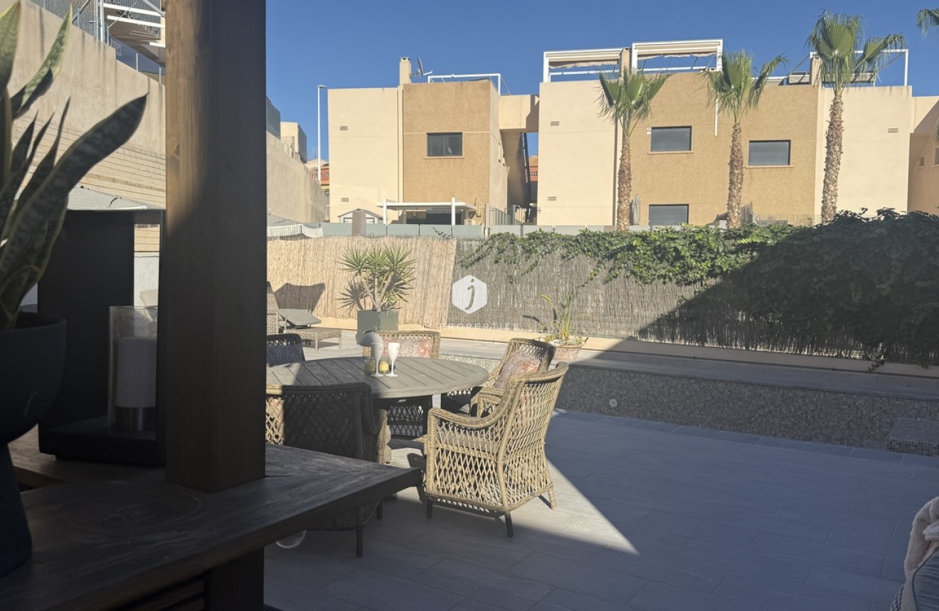 Aus zweiter Hand - Villa -
La Zenia - Costa Blanca