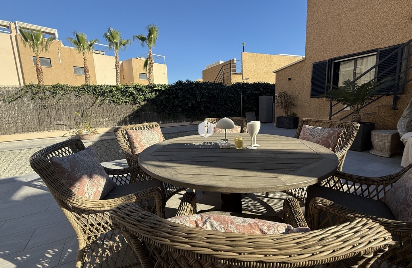 Aus zweiter Hand - Villa -
La Zenia - Costa Blanca