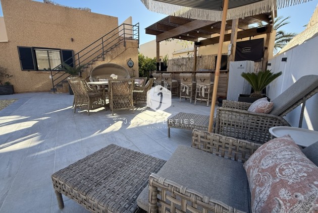 Aus zweiter Hand - Villa -
La Zenia - Costa Blanca