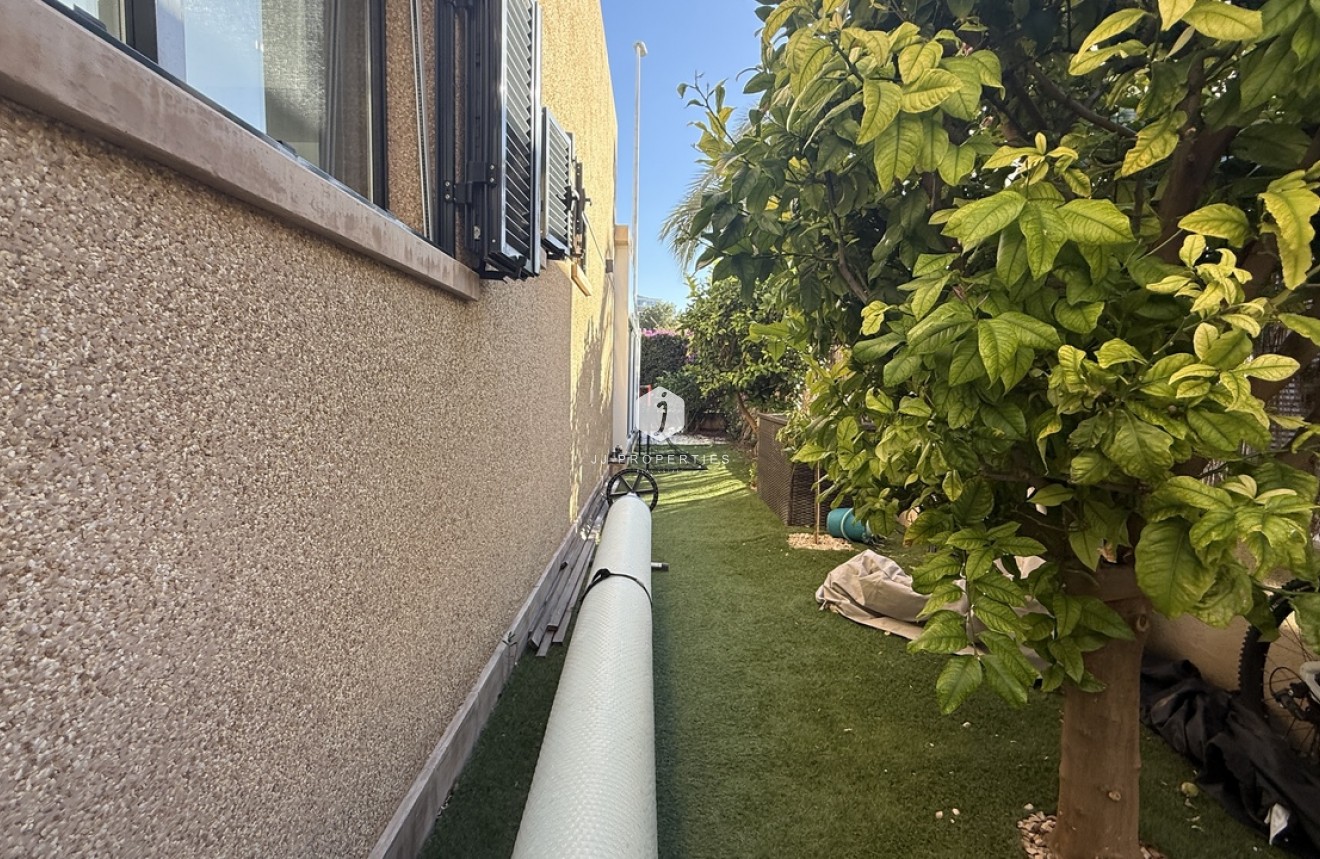 Aus zweiter Hand - Villa -
La Zenia - Costa Blanca