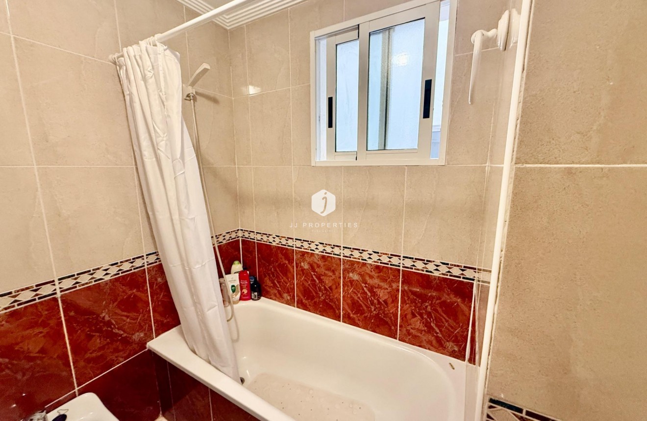 Aus zweiter Hand - Wohnung -
Torrevieja - Centro