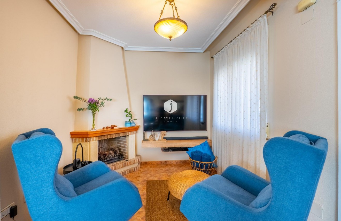 Aus zweiter Hand - Duplex -
Orihuela Costa - La Regia