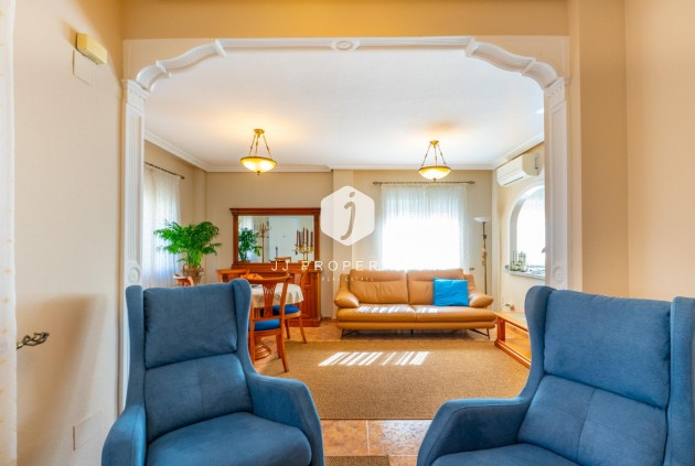 Aus zweiter Hand - Duplex -
Orihuela Costa - La Regia