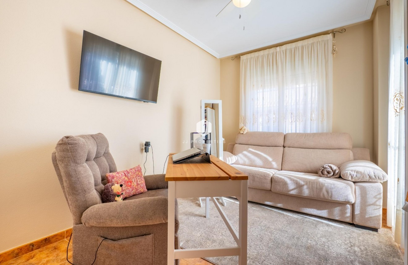 Aus zweiter Hand - Duplex -
Orihuela Costa - La Regia