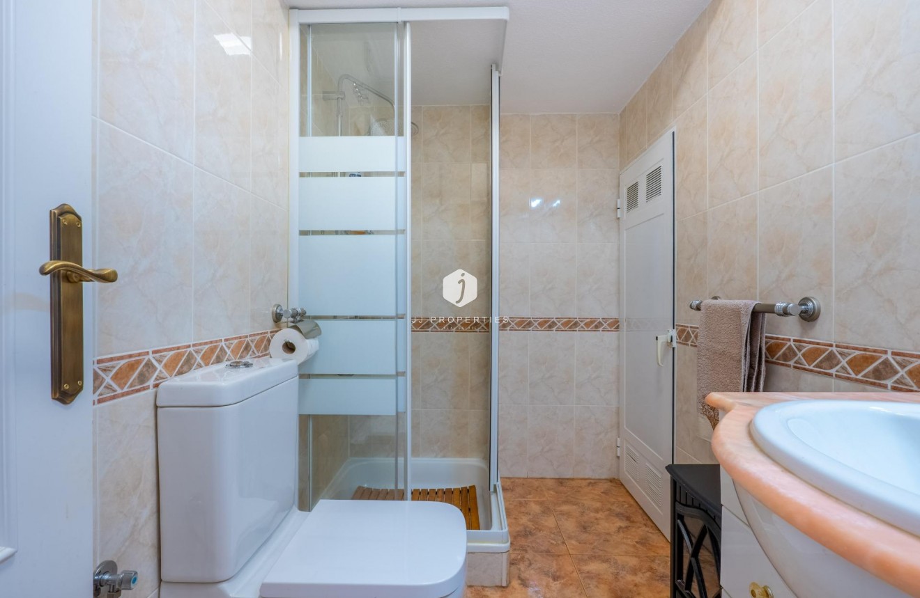 Aus zweiter Hand - Duplex -
Orihuela Costa - La Regia