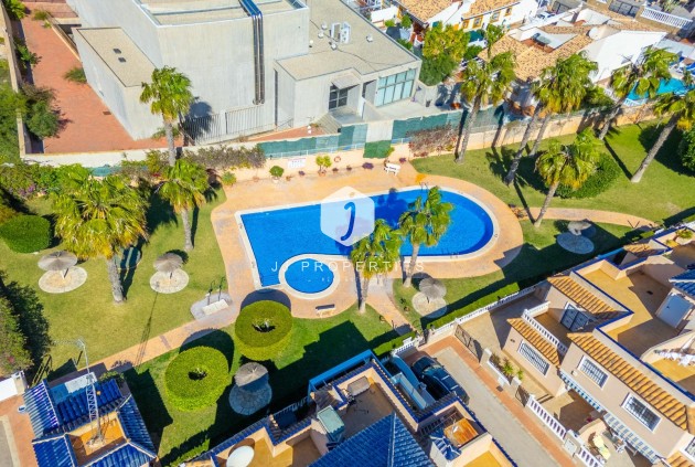 Aus zweiter Hand - Duplex -
Orihuela Costa - La Regia