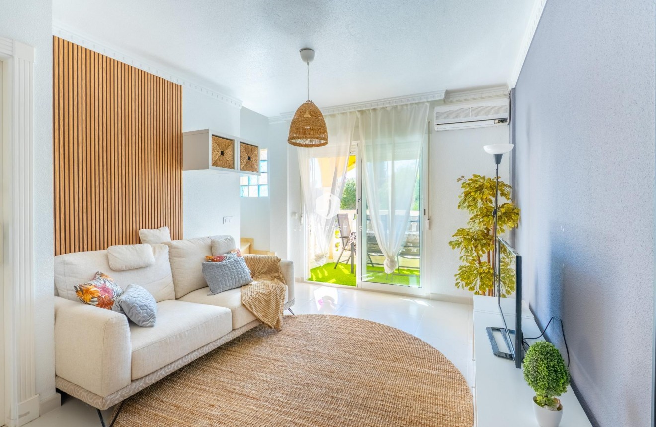 Aus zweiter Hand - Duplex -
Algorfa - Comunidad Valenciana