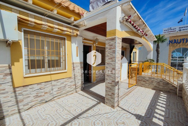 Aus zweiter Hand - Penthouse -
Torrevieja - Costa Blanca