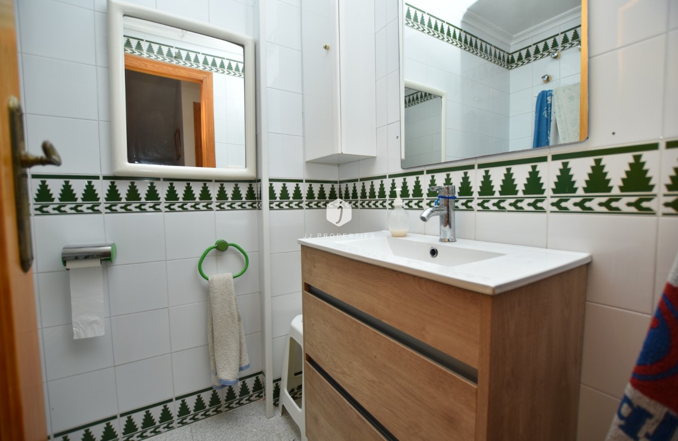 Z drugiej ręki - Szalet -
La Mata - Costa Blanca