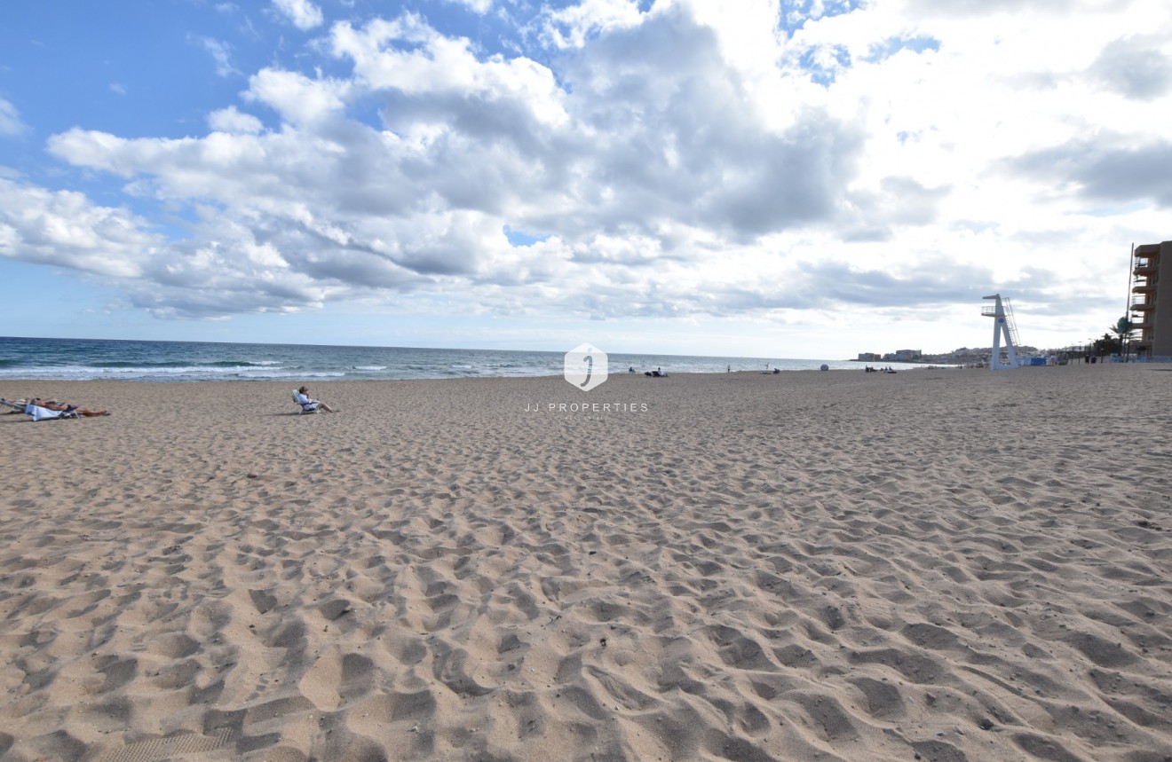 Z drugiej ręki - Szalet -
La Mata - Costa Blanca