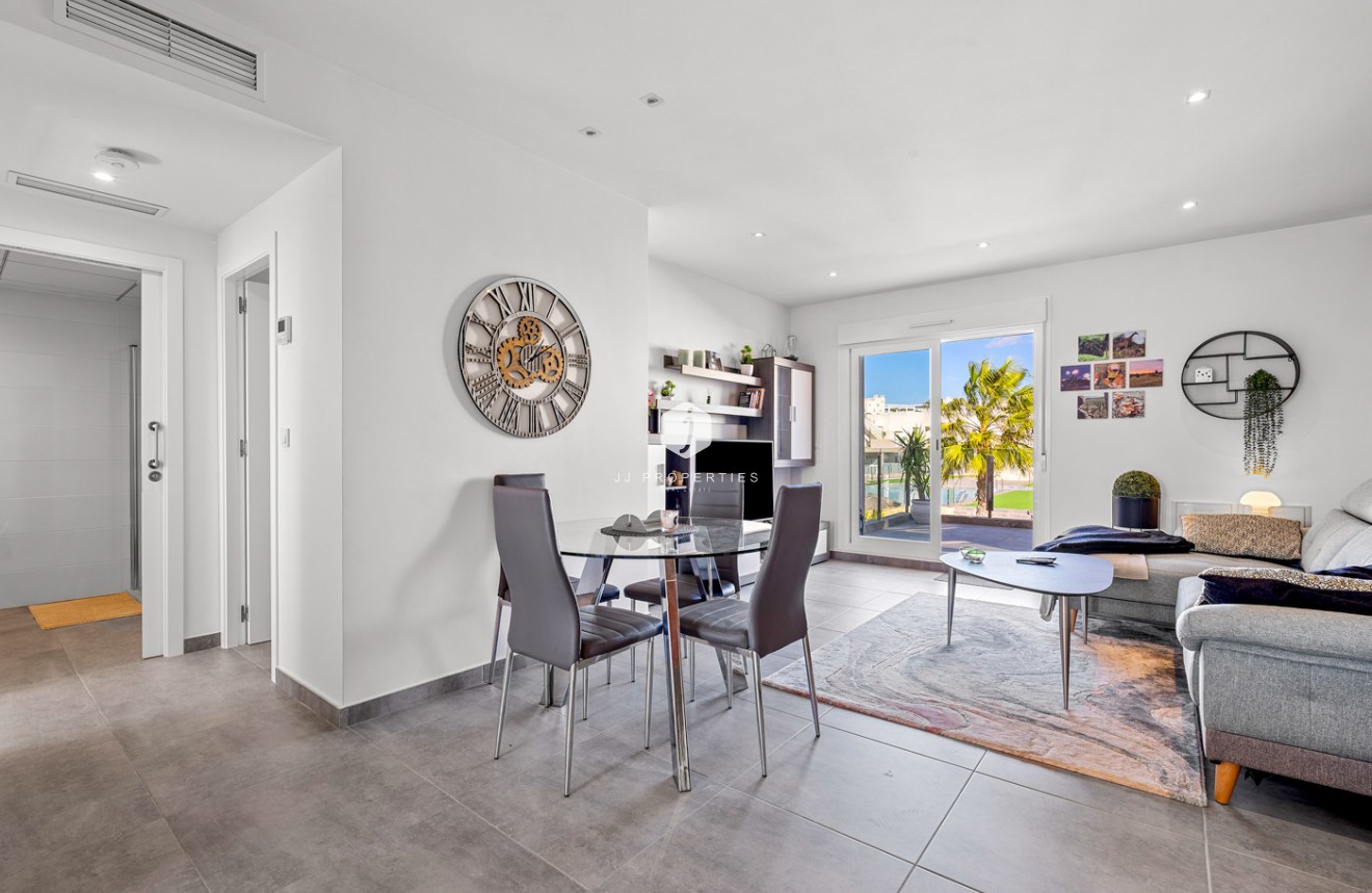 Z drugiej ręki - Bungalow -
Torrevieja - Costa Blanca