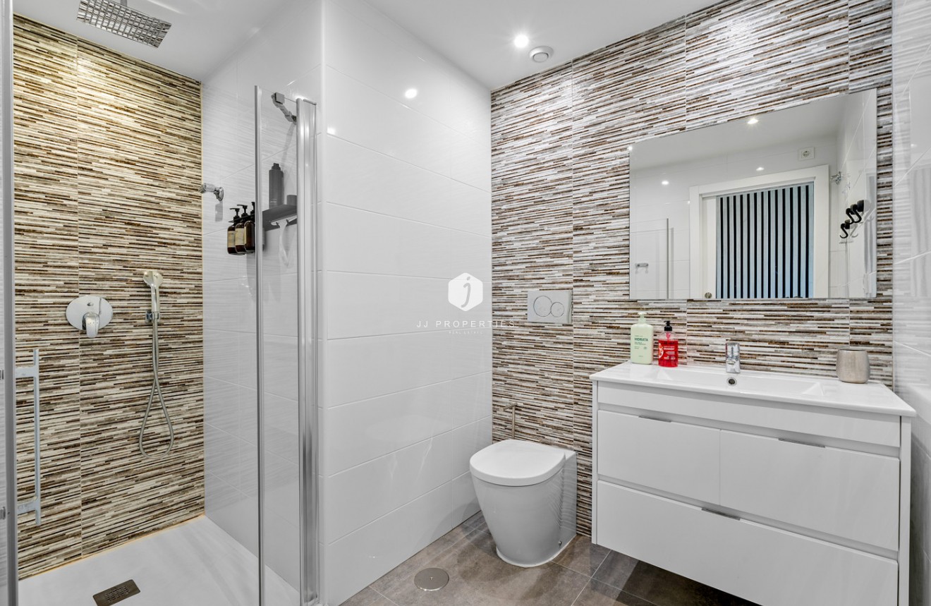 Z drugiej ręki - Bungalow -
Torrevieja - Costa Blanca