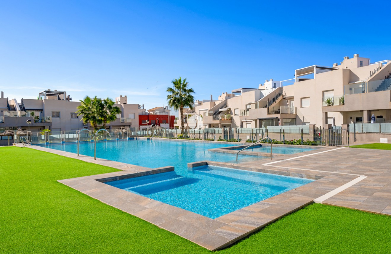 Z drugiej ręki - Bungalow -
Torrevieja - Costa Blanca