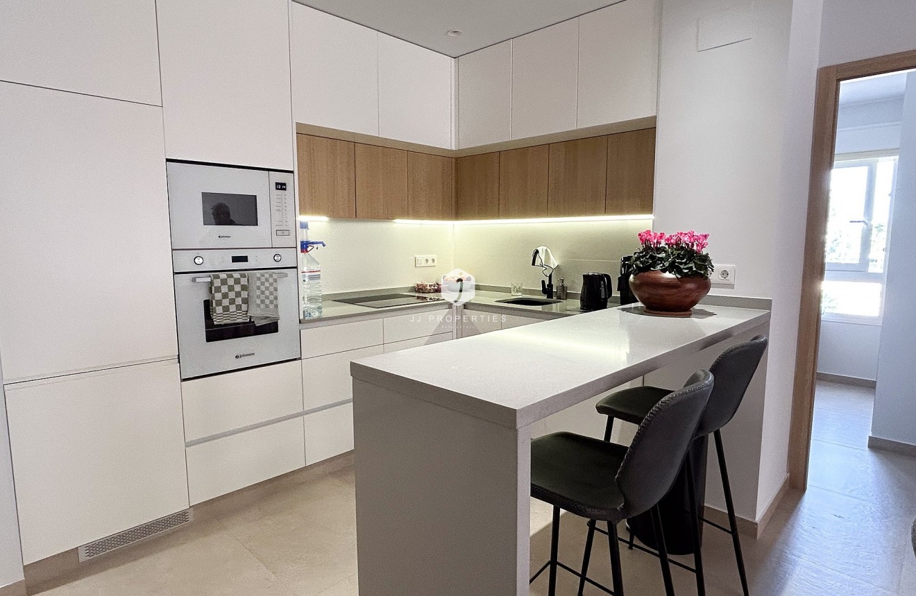 Aus zweiter Hand - Wohnung -
El Raso - Costa Blanca