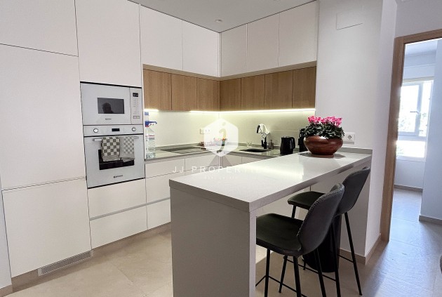 Aus zweiter Hand - Wohnung -
El Raso - Costa Blanca