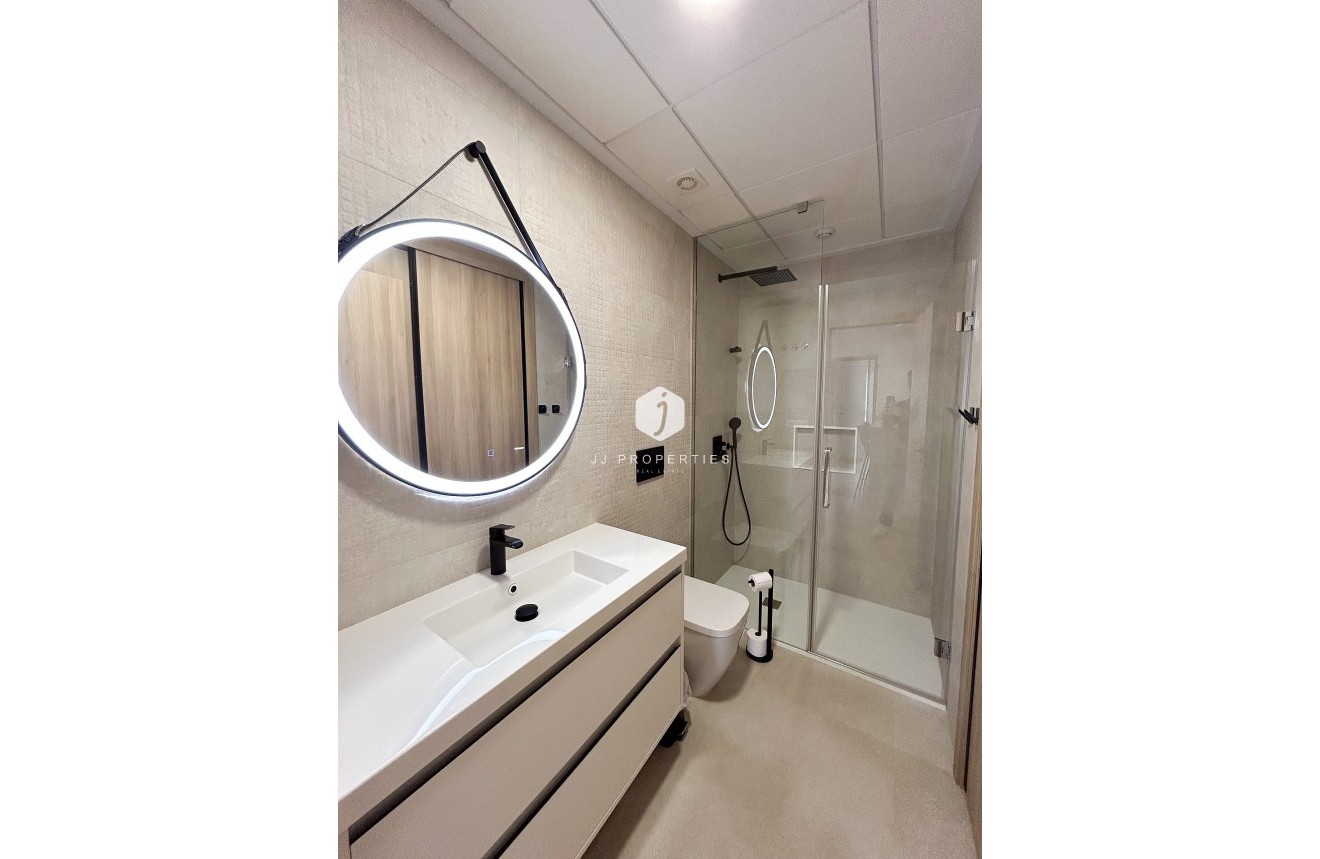 Aus zweiter Hand - Wohnung -
El Raso - Costa Blanca