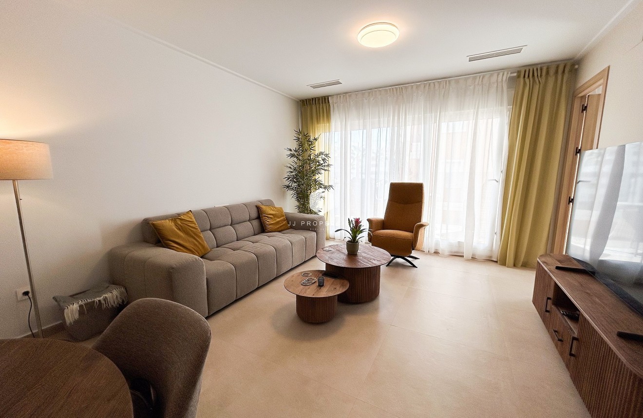 Aus zweiter Hand - Wohnung -
El Raso - Costa Blanca