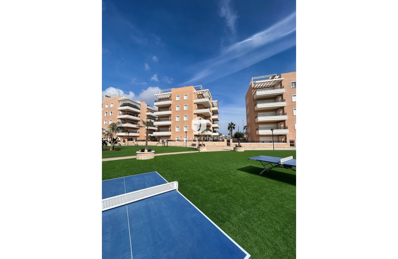 Aus zweiter Hand - Wohnung -
El Raso - Costa Blanca