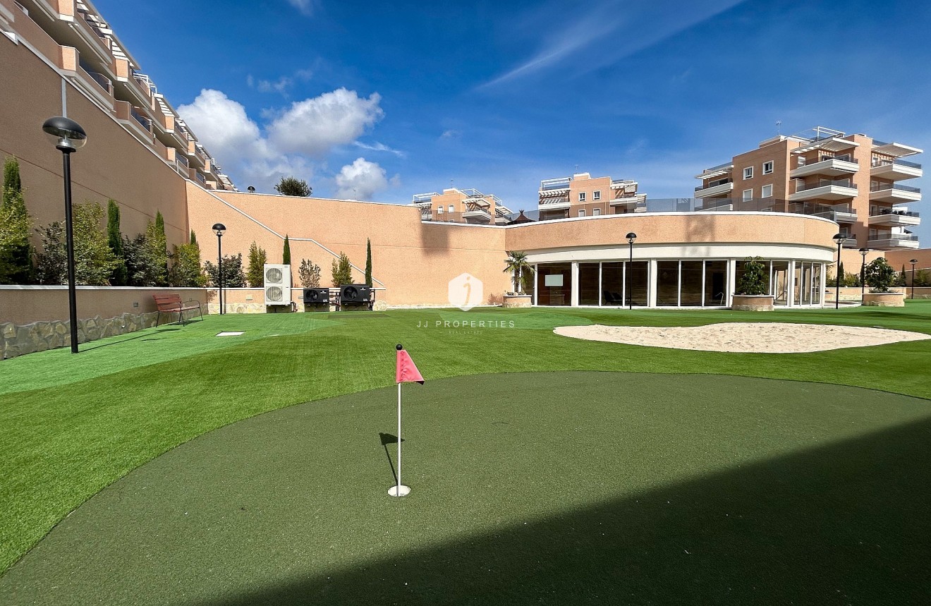 Aus zweiter Hand - Wohnung -
El Raso - Costa Blanca