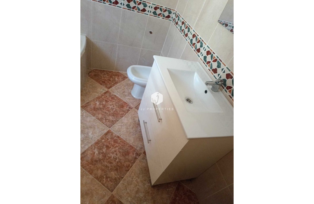 Aus zweiter Hand - Villa -
Los Altos - Costa Blanca