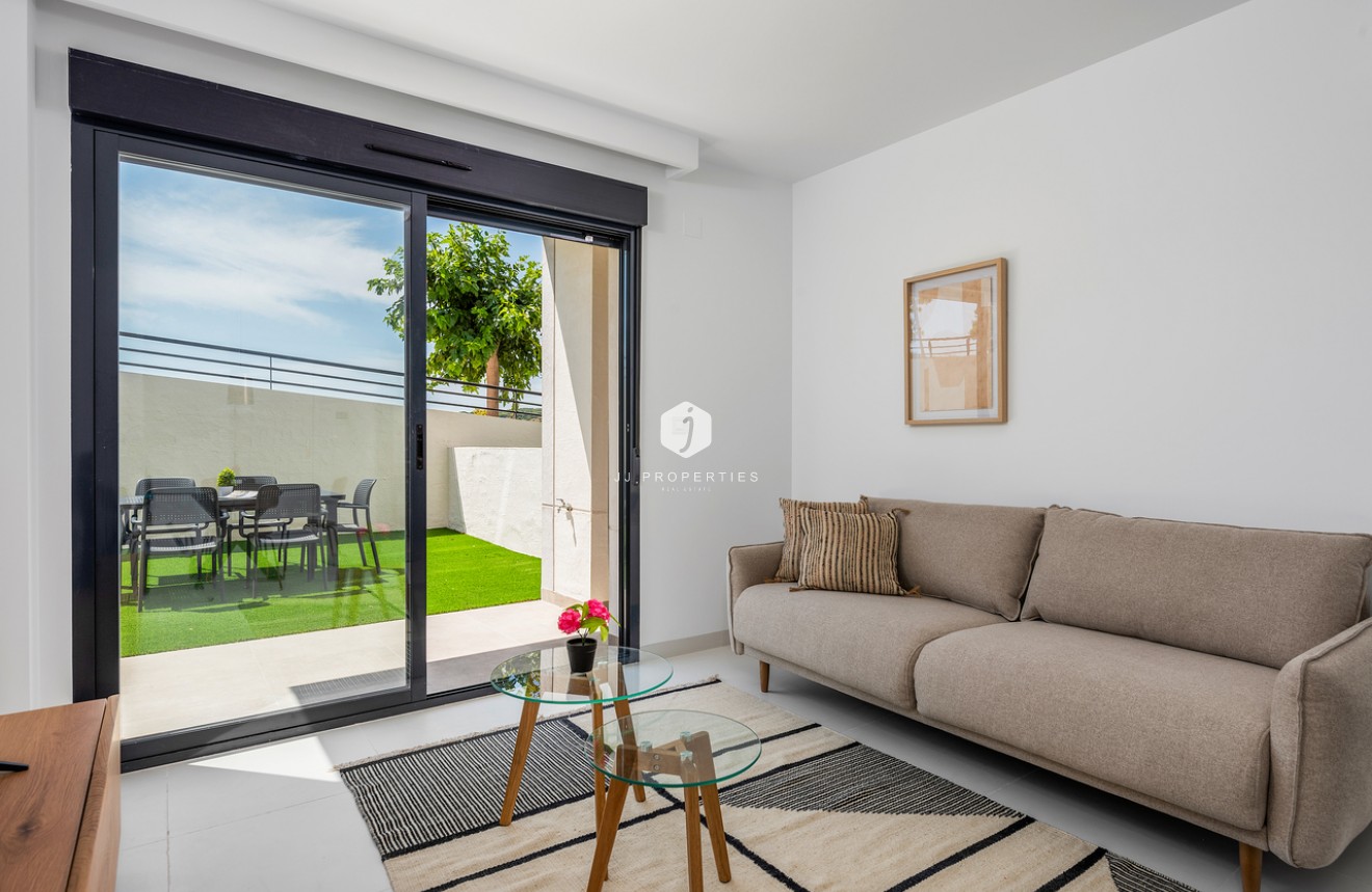 Aus zweiter Hand - Wohnung -
San Miguel de Salinas - Inland