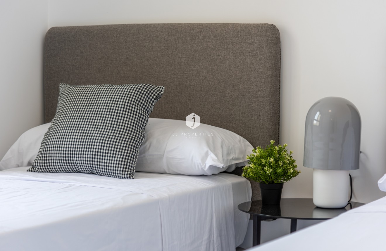 Z drugiej ręki - Mieszkanie w bloku -
San Miguel de Salinas - Inland