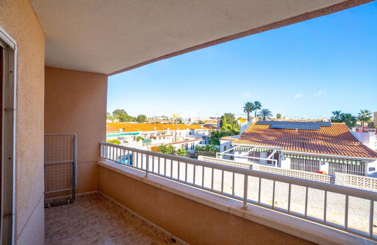 Resale - Apartment / flat -
Torrevieja - Playa de los locos