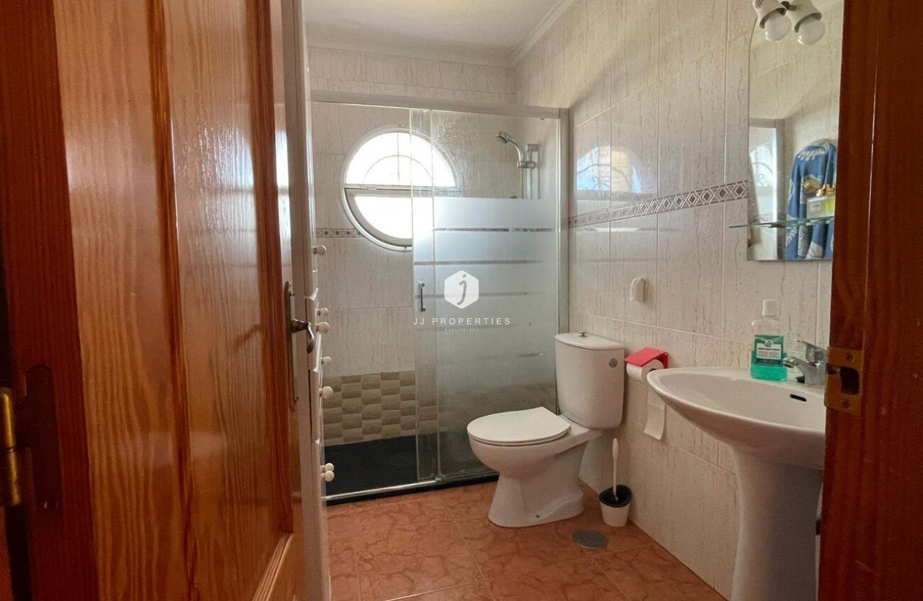 Resale - Chalet -
Orihuela Costa - Punta Prima