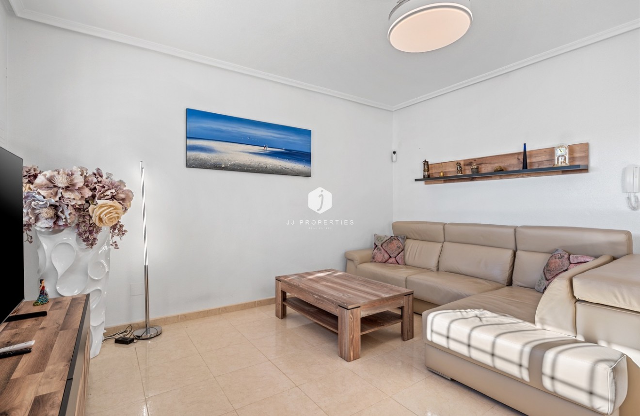 Resale - Villa -
San Miguel de Salinas - Inland