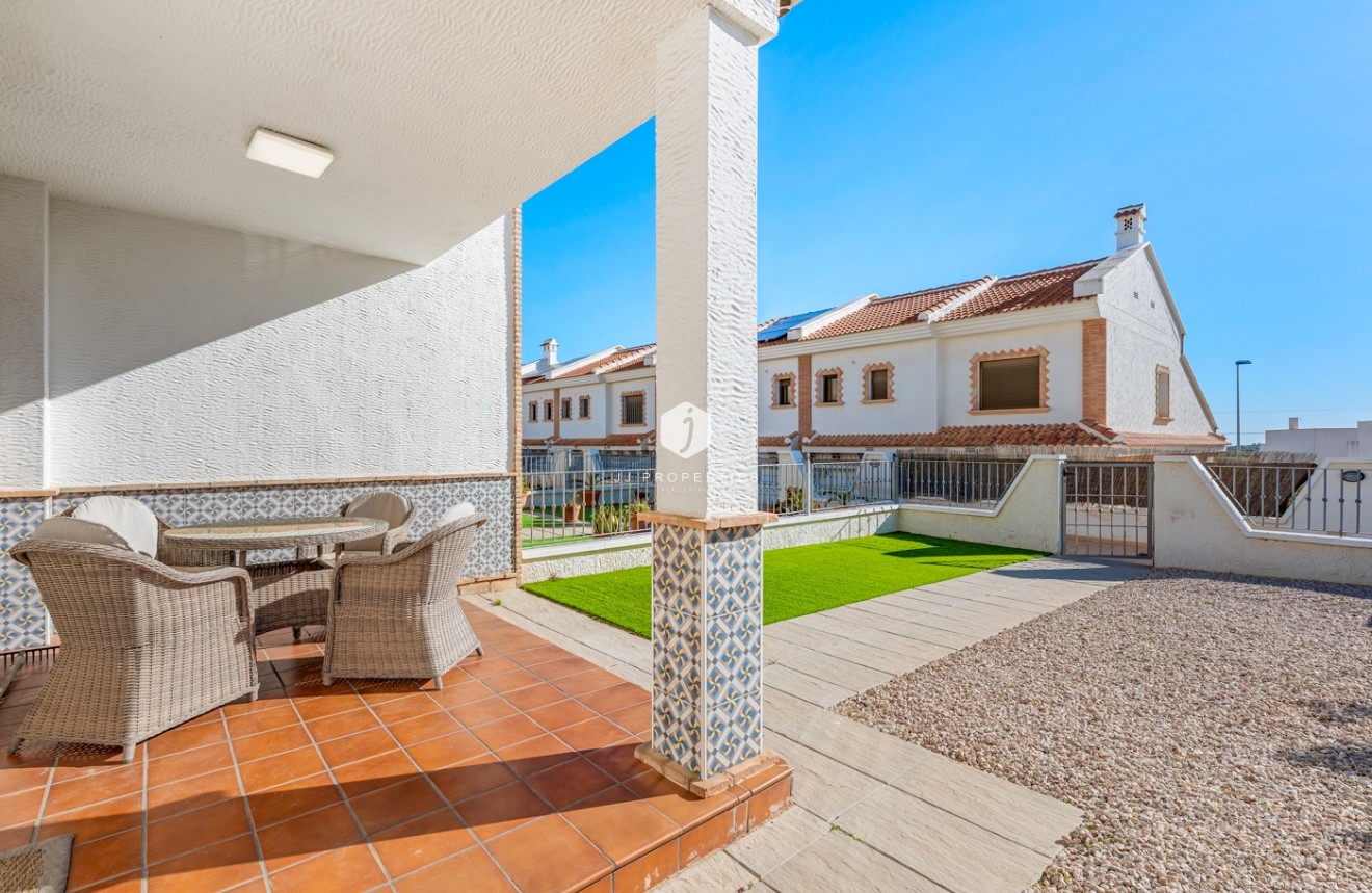 Resale - Villa -
San Miguel de Salinas - Inland
