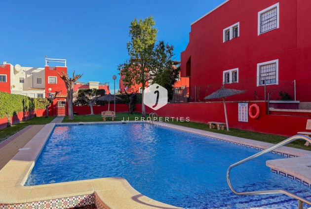 Resale - Apartment / flat -
Los Altos - Costa Blanca