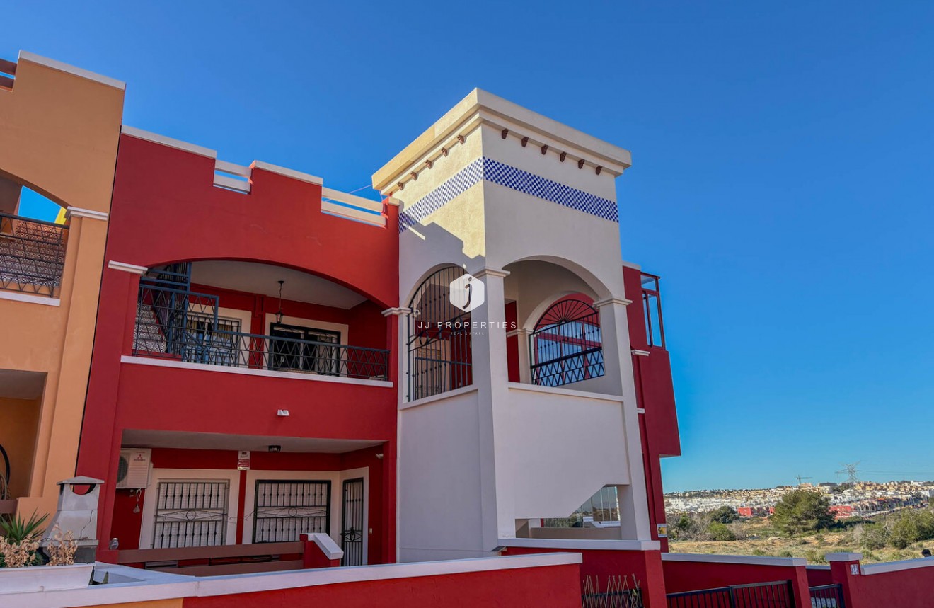Resale - Apartment / flat -
Los Altos - Costa Blanca