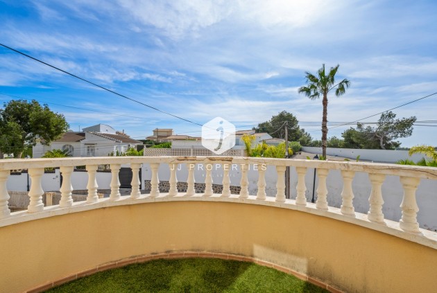 Resale - Villa -
Orihuela Costa - Costa Blanca