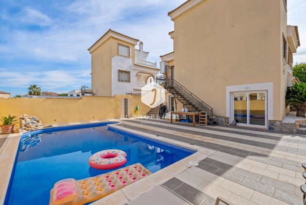 Resale - Villa -
Orihuela Costa - Costa Blanca