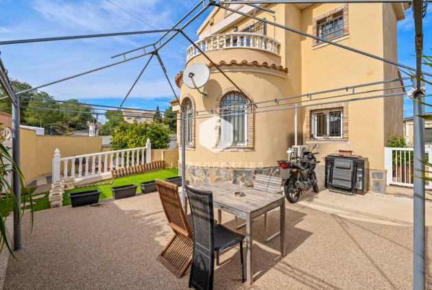 Resale - Villa -
Orihuela Costa - Costa Blanca