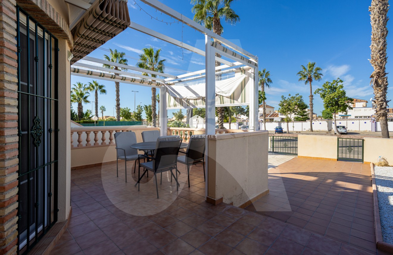 Resale - Villa -
Guardamar del Segura - El Raso