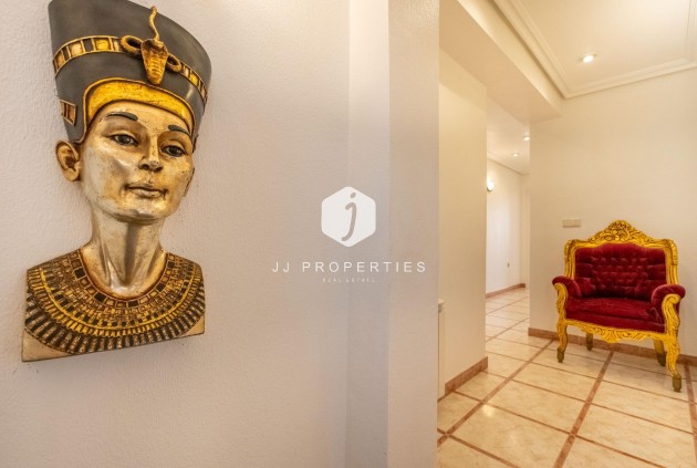 Resale - Villa -
Torrevieja - El chaparral