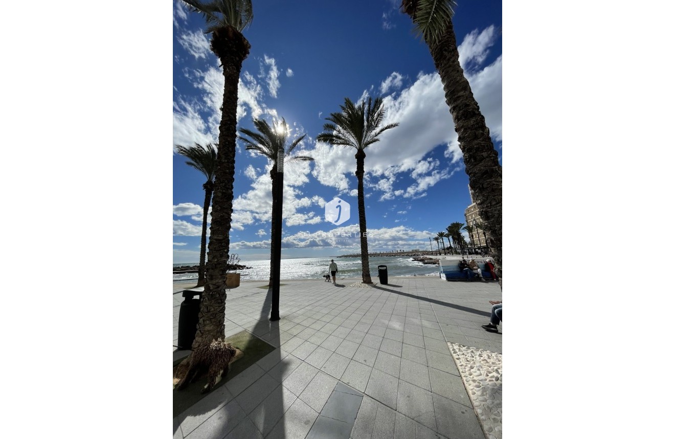 Resale - Penthouse -
Torrevieja - Playa de cura