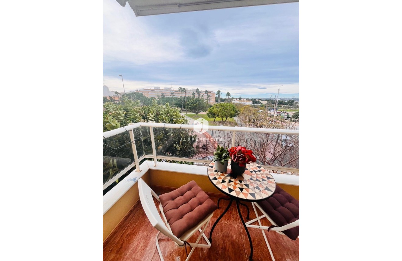 D'occasion - Appartement -
Torrevieja - Costa Blanca