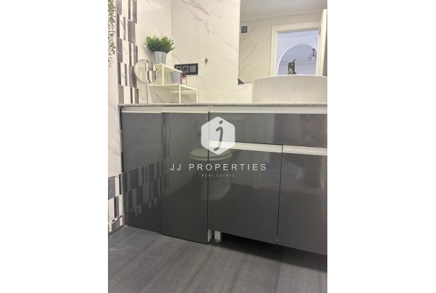 D'occasion - Appartement -
Torrevieja - Centro